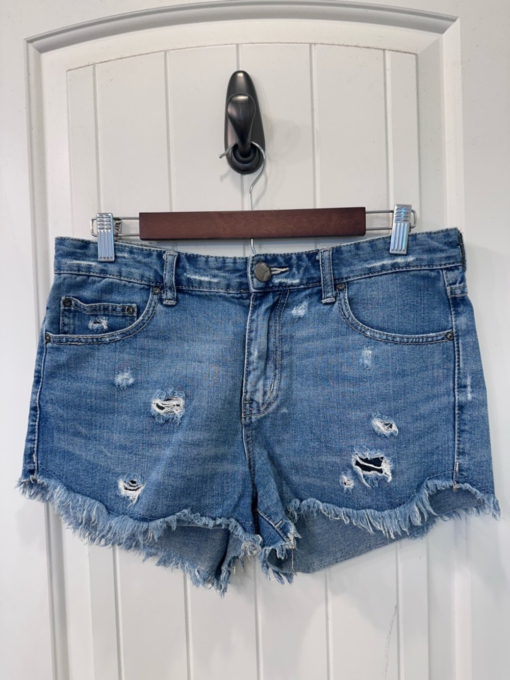 Free People Distressed Denim Cutoff Shorts Boho Frayed Hem Size 28 Medium Wash